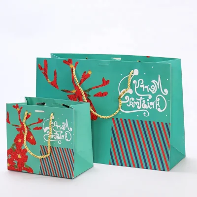 Sacos de papel kraft grandes, médios e pequenos com alças torcidas para embalagem de presente de Natal promocional